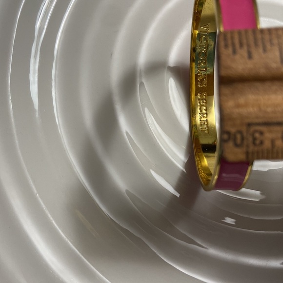 VICTORIA SECRET BUNDLE PINK ENAMEL BANGLE BRACELET and PJ BOTTOM size S BUNDLE - Picture 13 of 15